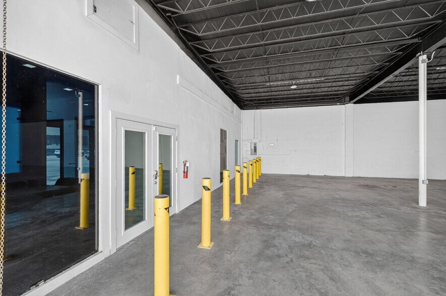 More Photos Of 4029 NW 25th St, Miami Warehouse For Lease