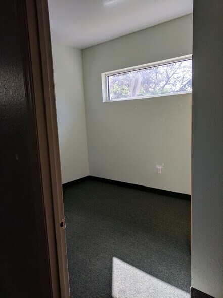 More Photos Of 150 SE 17th St, Ocala Office For Sale