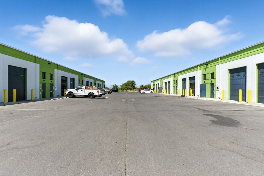 More Photos Of 317 N 2000 W, Springville Warehouse For Lease