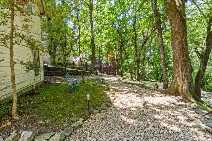 More Photos Of 5 Ojo St, Eureka Springs Hospitality For Sale