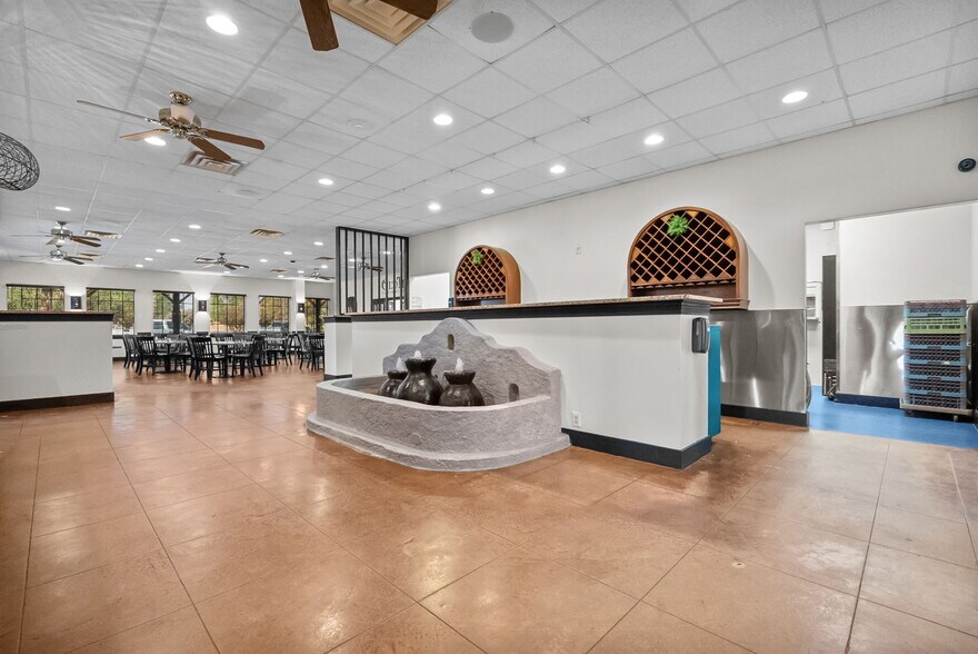 More Photos Of 983 N Highway 123 Byp, Seguin Restaurant For Sale