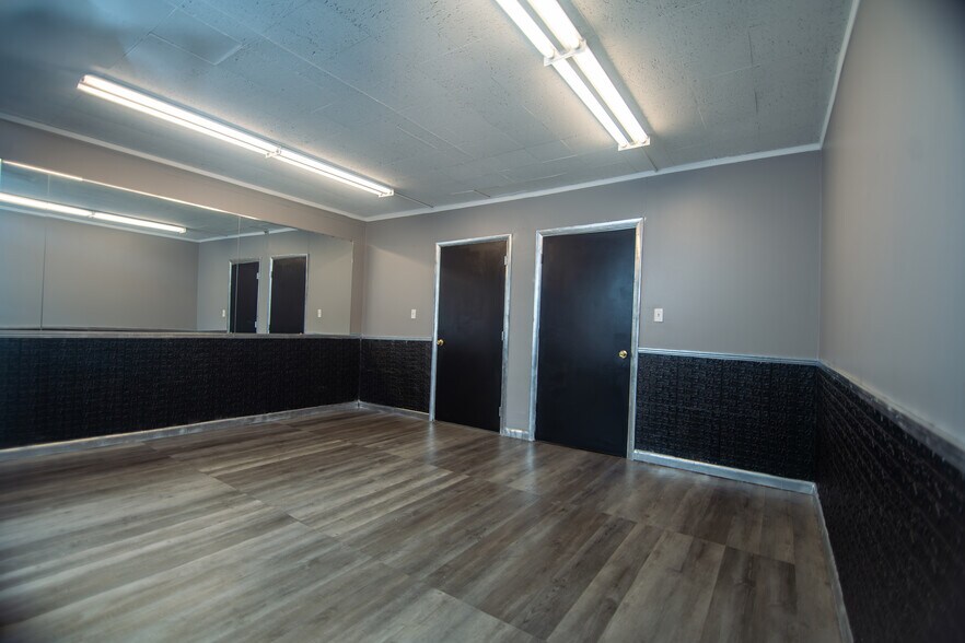 More Photos Of 5202 Baltimore National Pike, Catonsville Medical For Lease