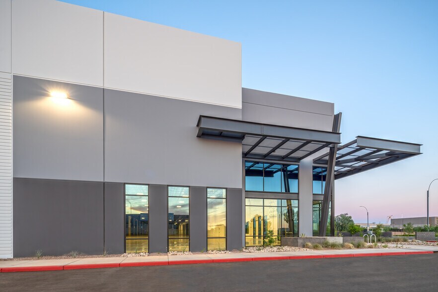 More Photos Of 9512 E Elliot Rd, Mesa Warehouse For Lease