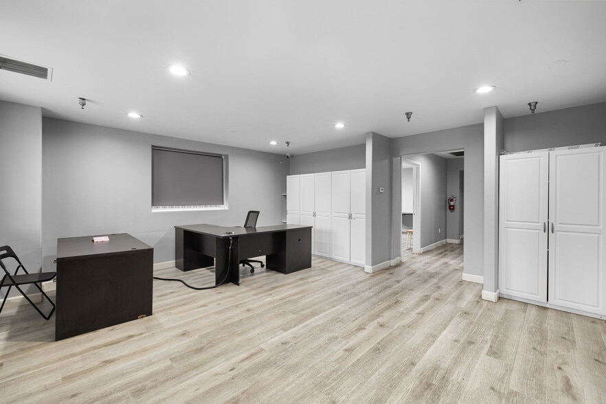 More Photos Of 13410 Waco St, Baldwin Park Manufacturing For Lease