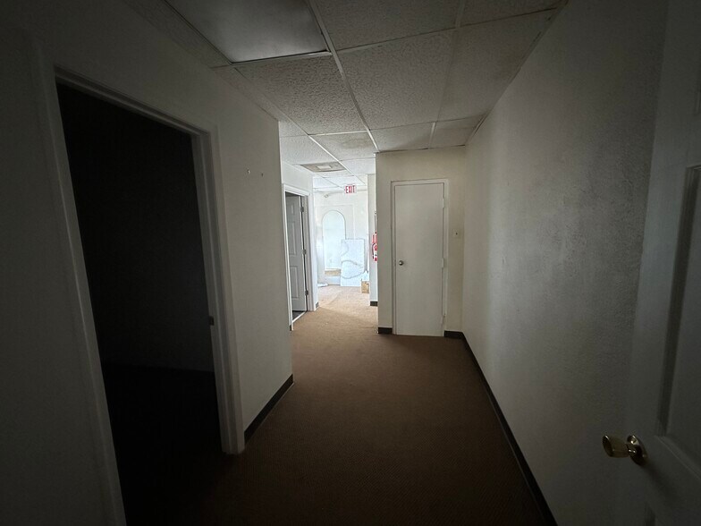 More Photos Of 10606 Warwick Blvd, Newport News General Retail For Sale