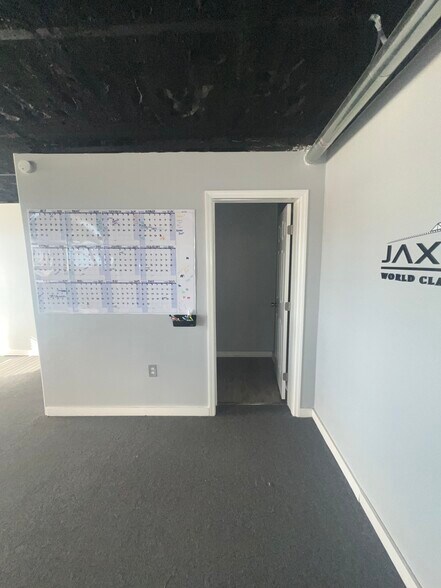 More Photos Of 1041 E 8th St, Jacksonville Storefront Retail Office For Sale