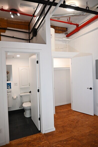 More Photos Of 2480 Dundas St W, Toronto Apartments For Sale