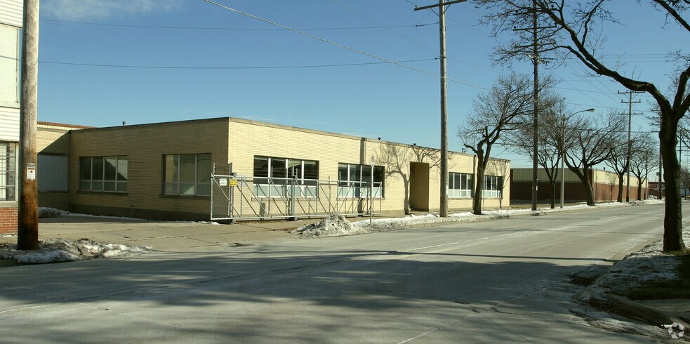 More Photos Of 2300 W Cornell St, Milwaukee Industrial For Sale