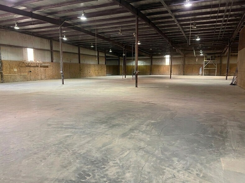 More Photos Of 440 Frankston St, Jacksonville Warehouse For Sale