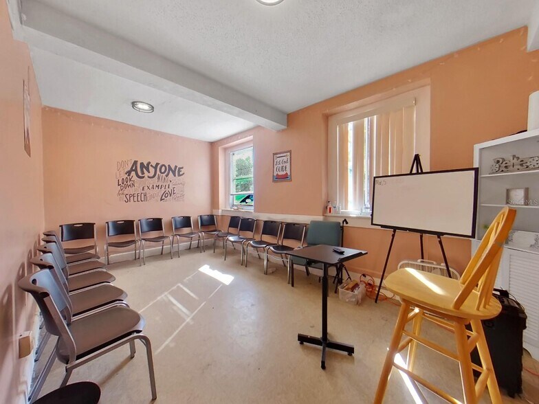 More Photos Of 953 E 11th Ave, Tampa Religious Facility For Lease