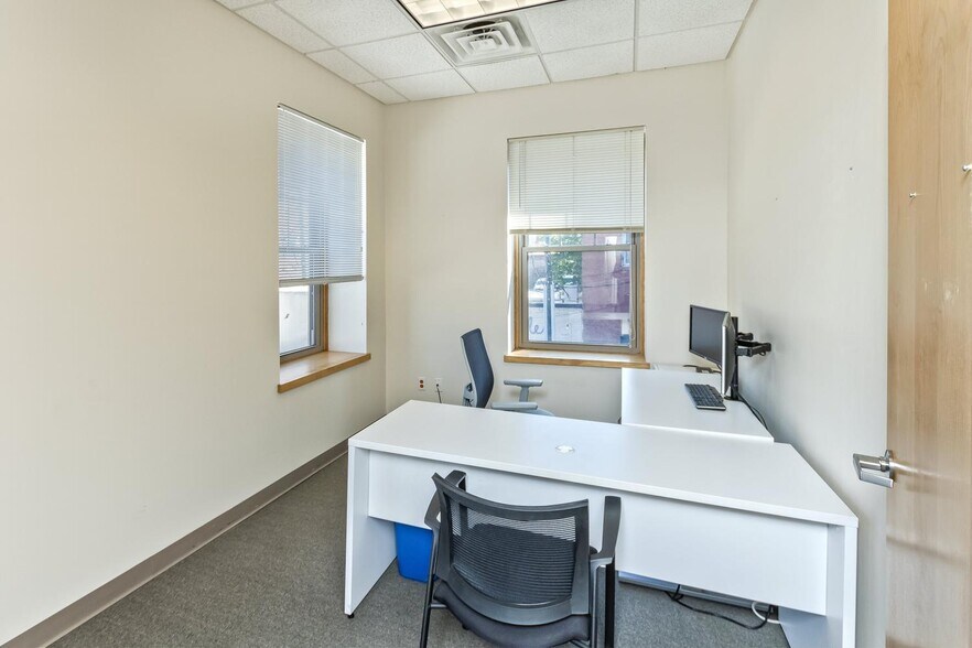 More Photos Of 56 College St, Asheville Office For Lease