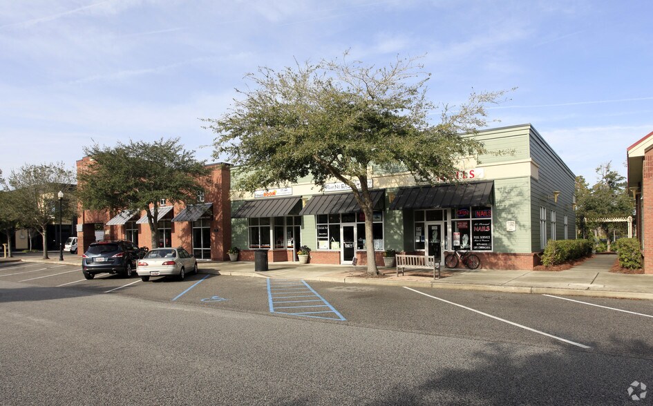 Primary Photo Of 1960 Riviera Dr, Mount Pleasant General Retail For Lease