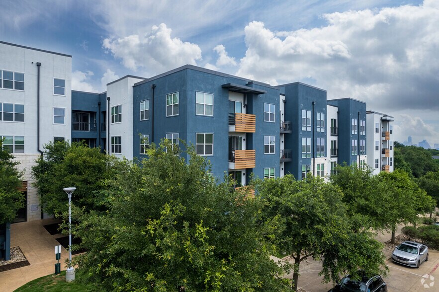 Primary Photo Of 2717 S Lamar Blvd, Austin Apartments For Lease