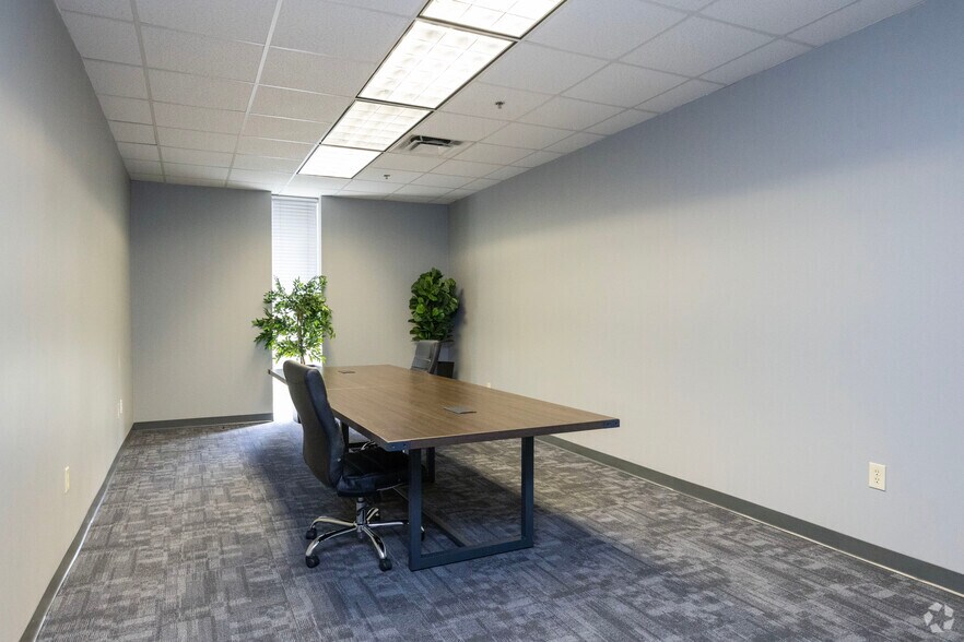 More Photos Of 5806 N 53rd St, Tampa Distribution For Lease