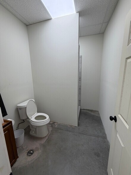 More Photos Of 36847 Richard Frey Rd, Hempstead Light Manufacturing For Sale