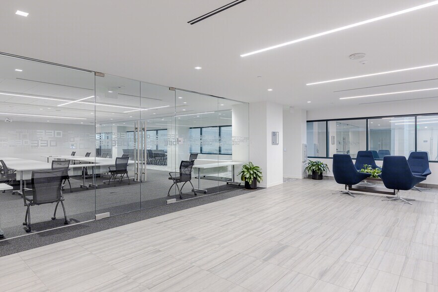 More Photos Of 330 N Brand Blvd, Glendale Office For Lease