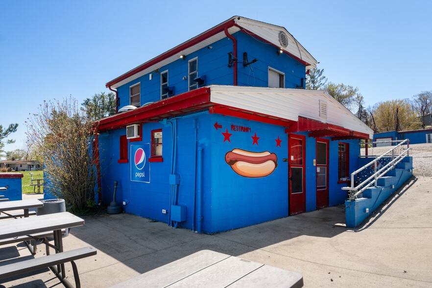 More Photos Of 275 Starlight Dr, Christiansburg Theater Concert Hall For Sale