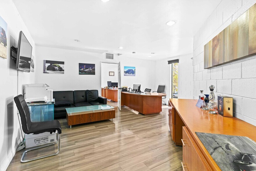 More Photos Of 3133 W Burbank Blvd, Burbank Coworking Space