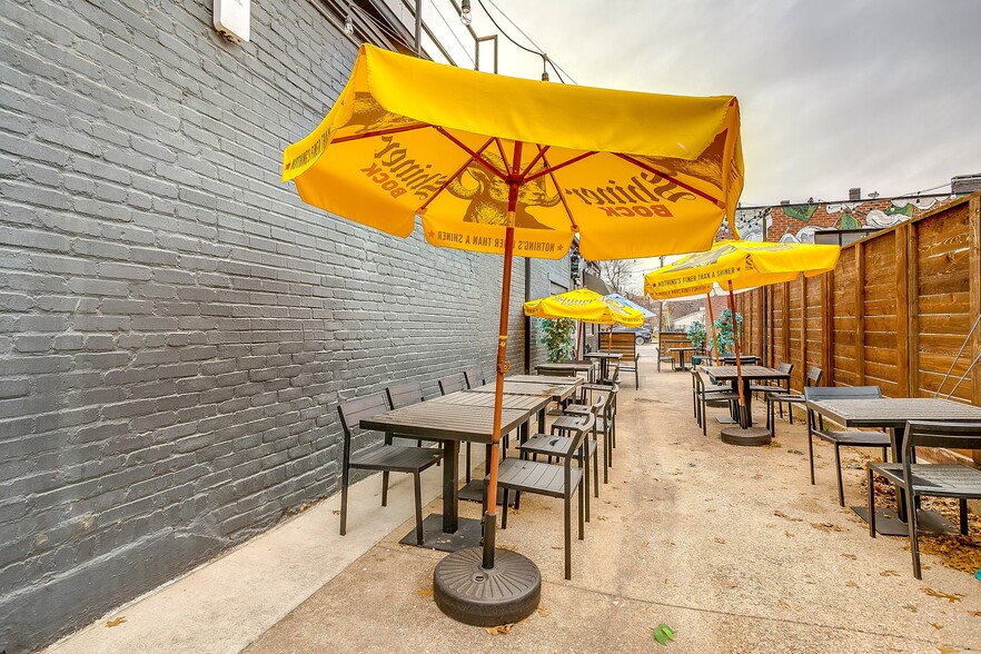 More Photos Of 1109-1119 W Magnolia Ave, Fort Worth Restaurant For Sale