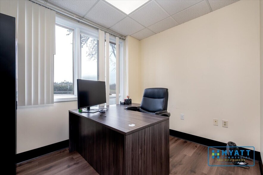 More Photos Of 14409 Greenview Dr, Laurel Medical For Lease