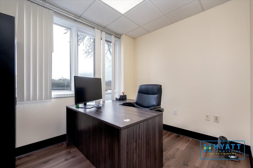 More Photos Of 14409 Greenview Dr, Laurel Medical For Lease