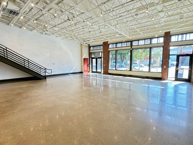 More Photos Of 1811-1815 NE Broadway St, Portland Freestanding For Lease