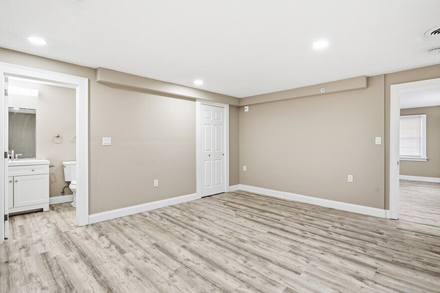 More Photos Of 47 Chelmsford St, Chelmsford Storefront Retail Residential For Sale