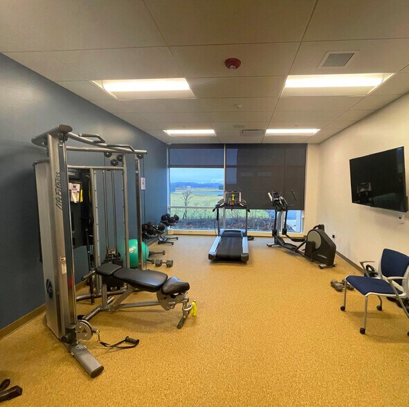 More Photos Of 423 Fortress Blvd, Morgantown Office For Lease