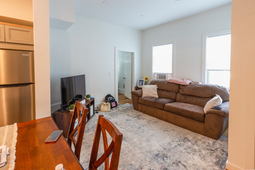 More Photos Of 176-178 Court St, Plymouth Apartments For Sale