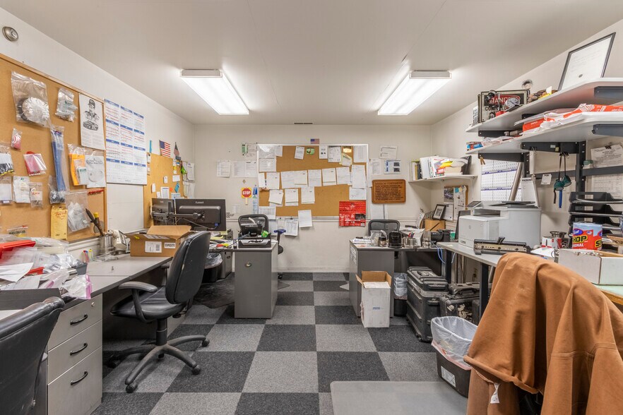 More Photos Of 5095 Crookshank Rd, Cincinnati Light Manufacturing For Sale