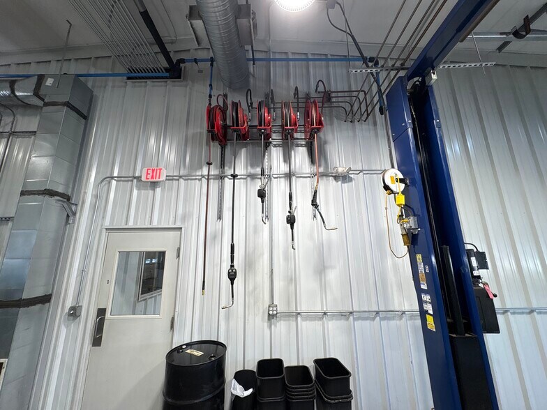 More Photos Of 2206 IFCU Way way, Lafayette Auto Repair For Sale