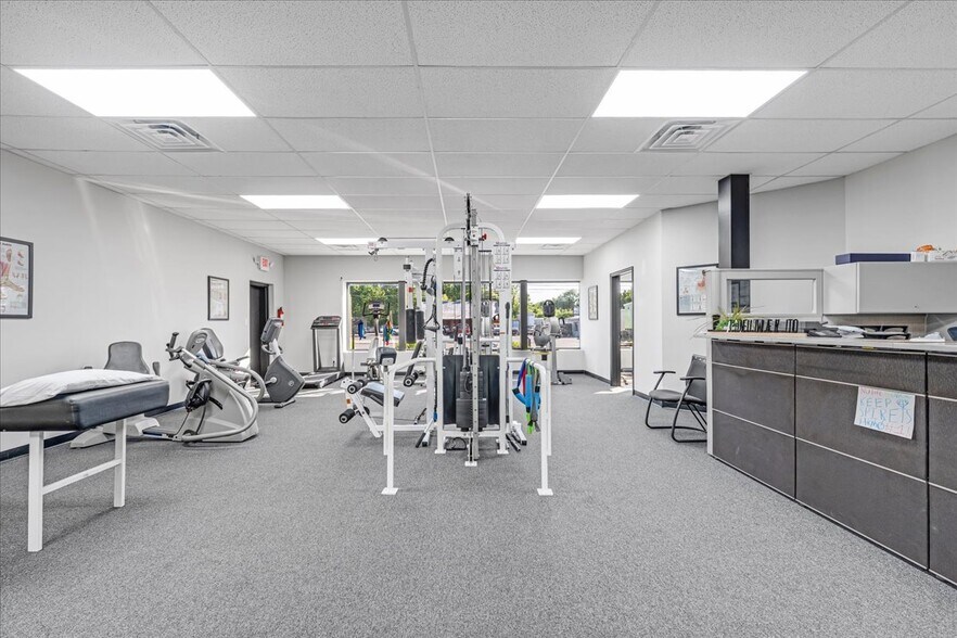 More Photos Of 421 N Broadway, Portland Medical For Sale