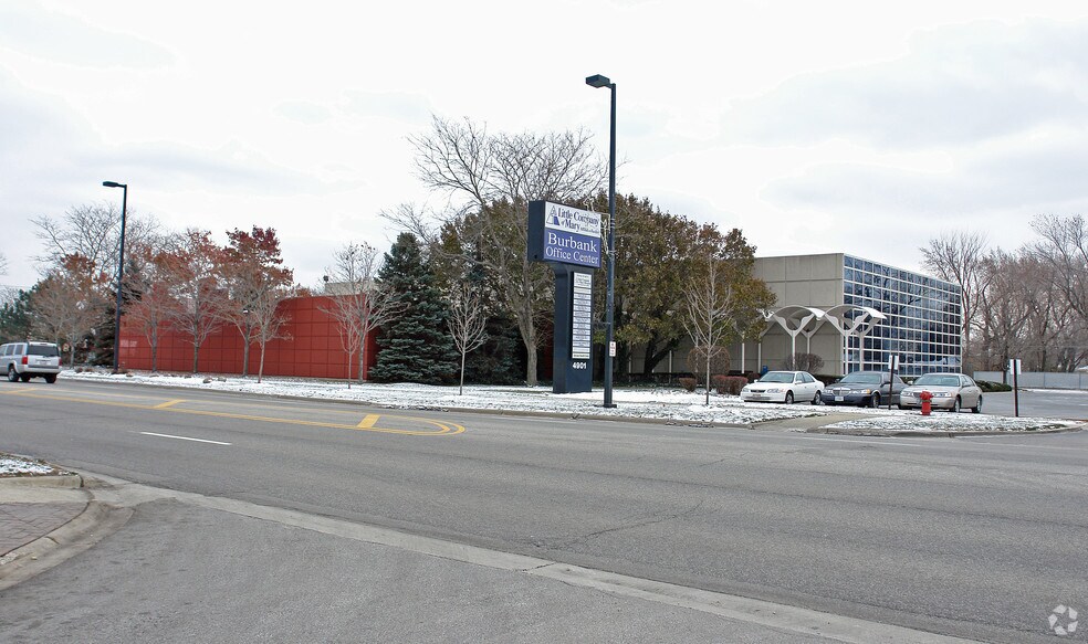 Primary Photo Of 4901 W 79th St, Burbank Medical For Sale