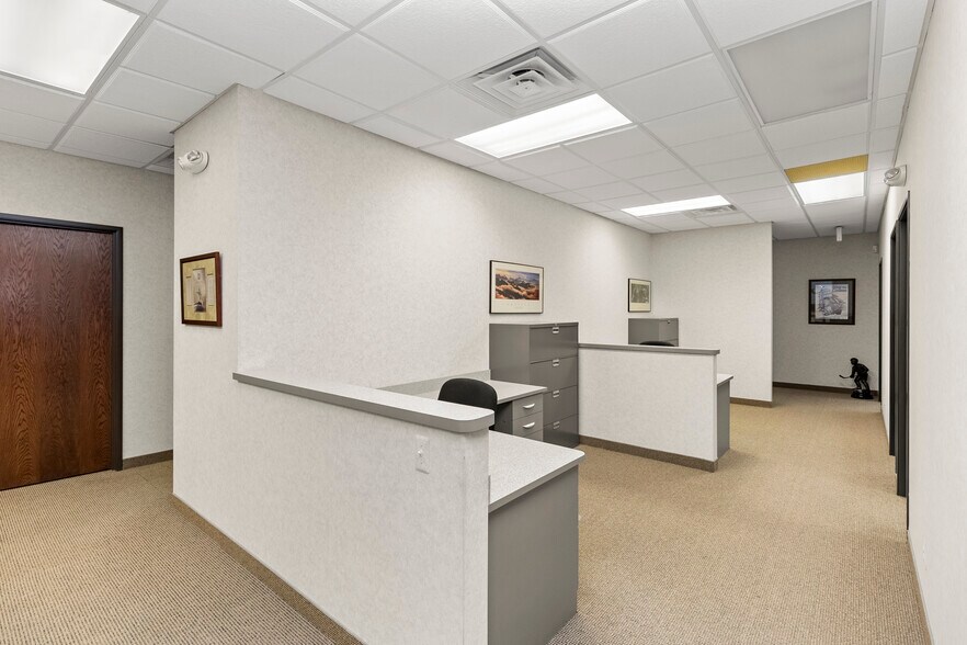 More Photos Of 33 Hiram St, Lake Orion Medical For Lease