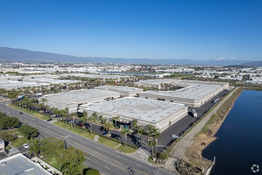 More Photos Of 2037-2077 S Vineyard Ave, Ontario Unknown For Lease