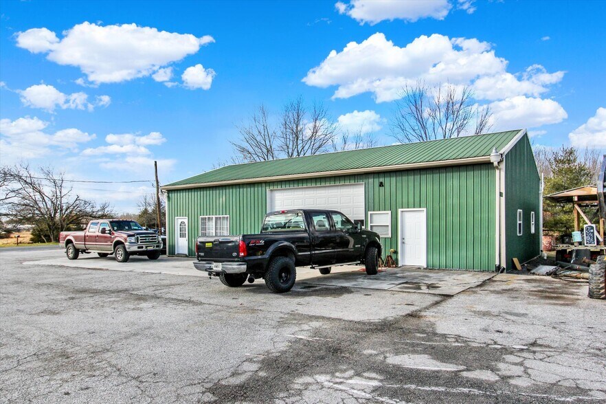 More Photos Of 276 Kingsdale Rd, Littlestown Auto Repair For Sale