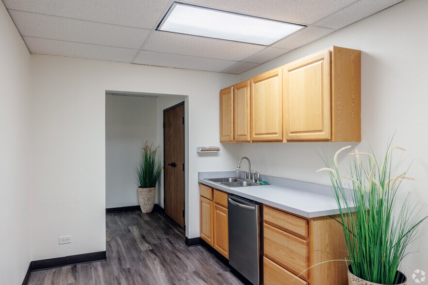 More Photos Of 9725 E Hampden Ave, Denver Unknown For Lease