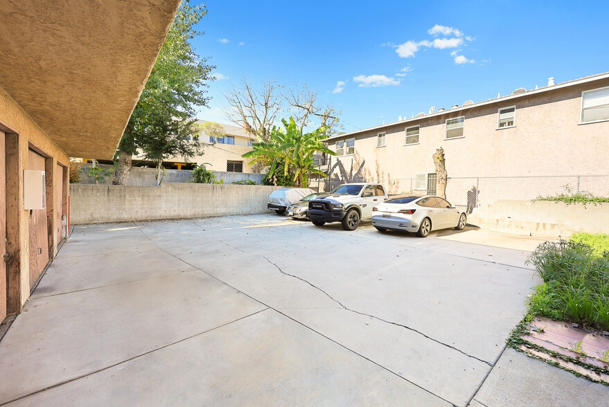 More Photos Of 15 E Beacon St, Alhambra Apartments For Sale