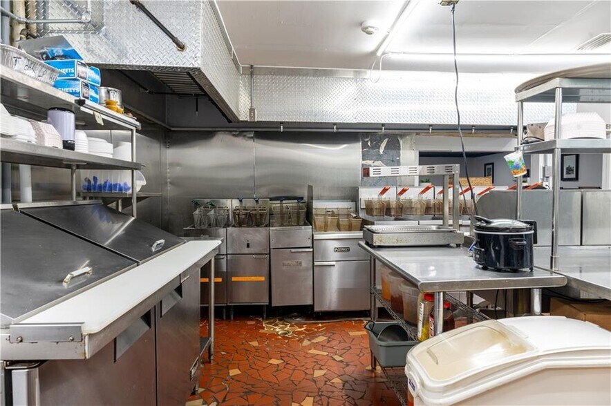 More Photos Of 3300 Norwich St, Brunswick Restaurant For Sale