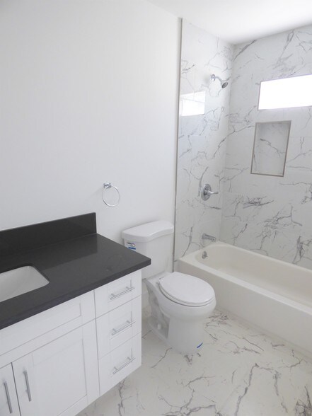 More Photos Of 6732 Irvine Ave, North Hollywood Apartments For Sale
