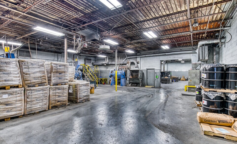 More Photos Of 1076 Airport Rd, Tappahannock Warehouse For Lease