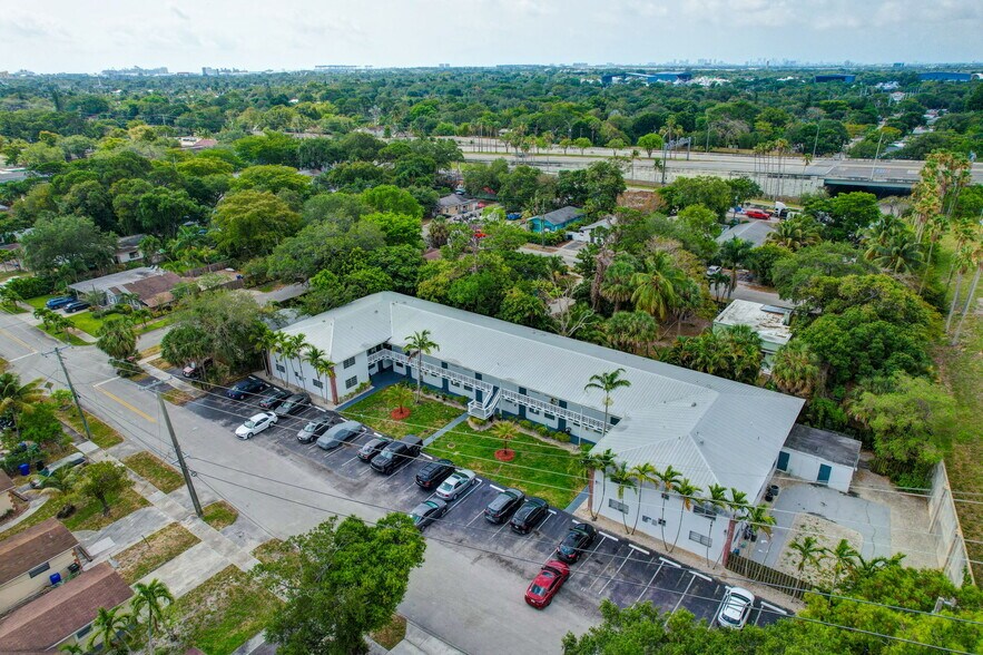 More Photos Of 1916 SW 11th St, Fort Lauderdale Apartments For Sale
