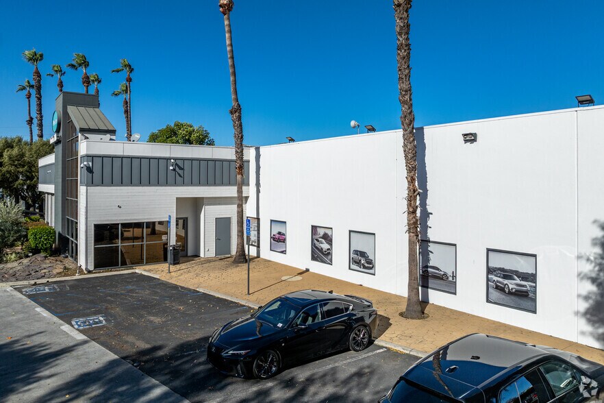 More Photos Of 5425-5445 E La Palma Ave, Anaheim Warehouse For Lease