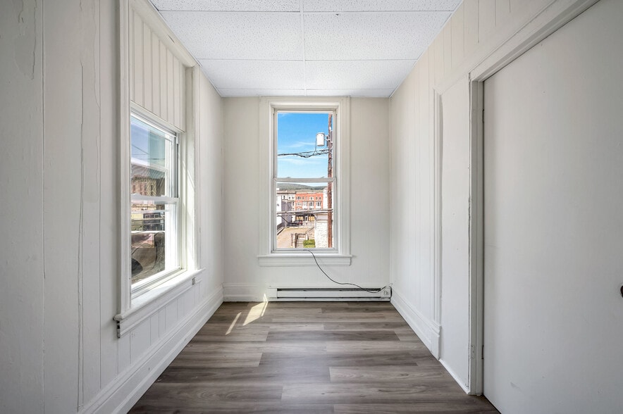 More Photos Of , Carbondale Multifamily For Sale