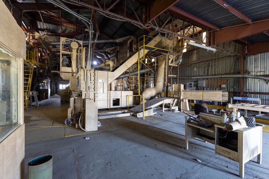 More Photos Of 68 First st, Hawkinsville Warehouse For Sale