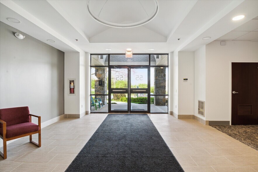 More Photos Of 55 Country Club Dr, Downingtown Medical For Lease