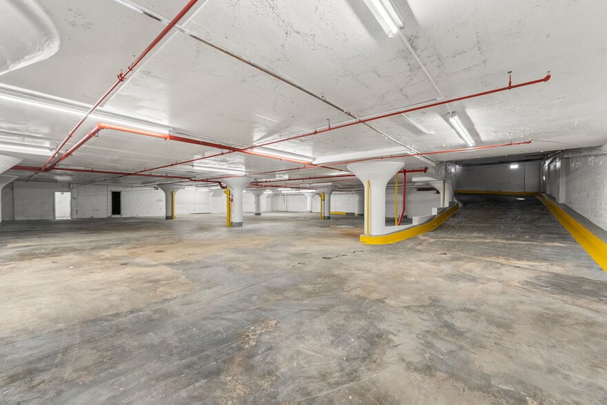 More Photos Of 122-128 N 11th St, Newark Manufacturing For Sale