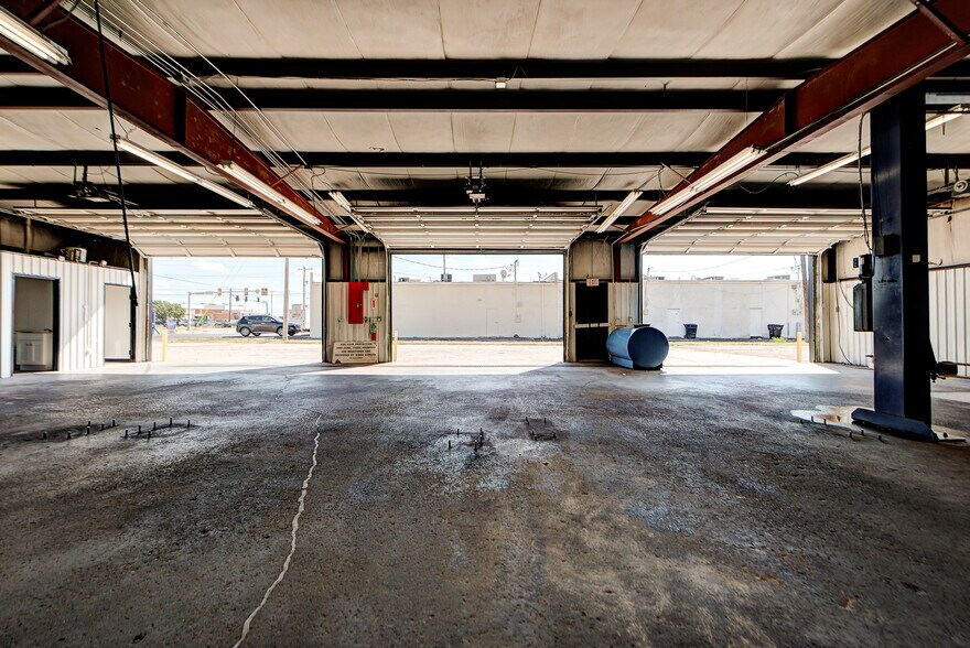 More Photos Of 704 E Main St, Moore Auto Repair For Sale