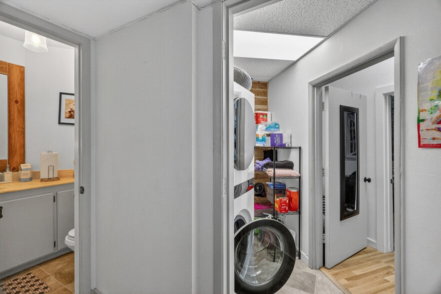 More Photos Of 400 Nevada Way, Boulder City General Retail For Sale