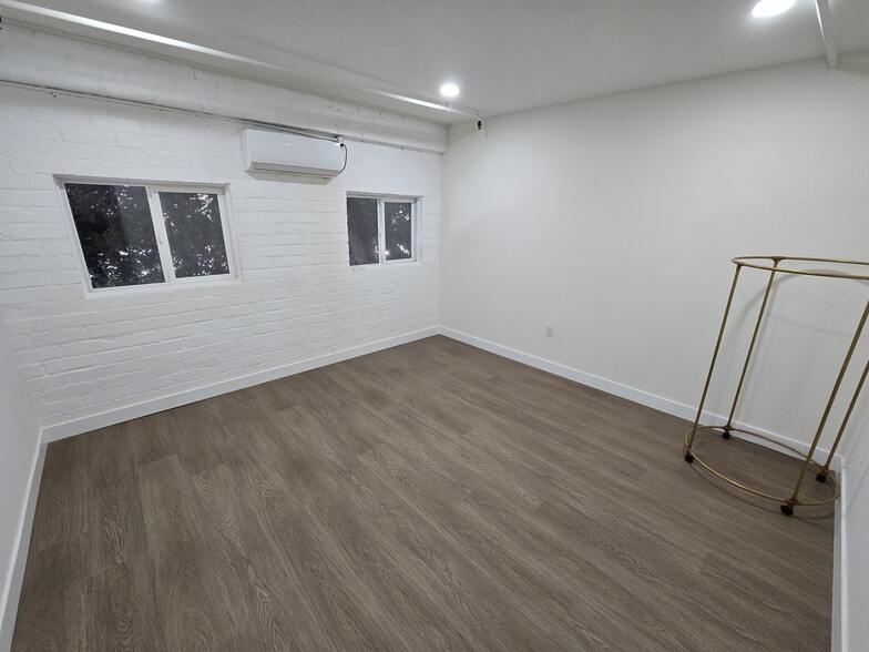 More Photos Of 3000 S Grand Ave, Los Angeles Warehouse For Lease